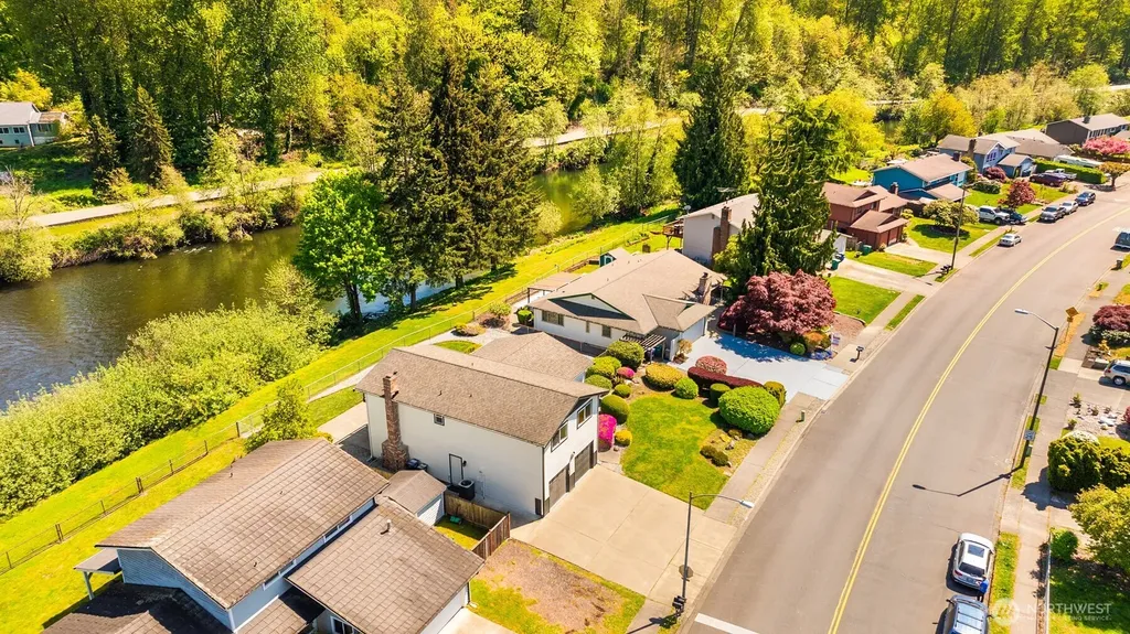 1816 Riverview Drive NE Auburn WA 98002