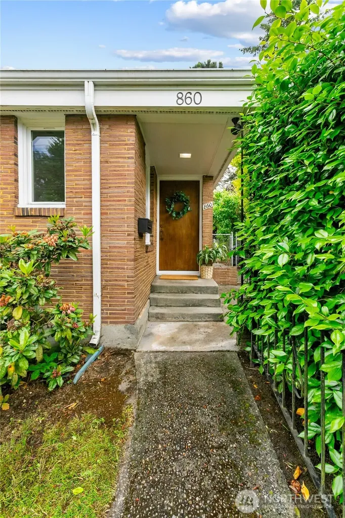860 S 48th Tacoma WA 98408