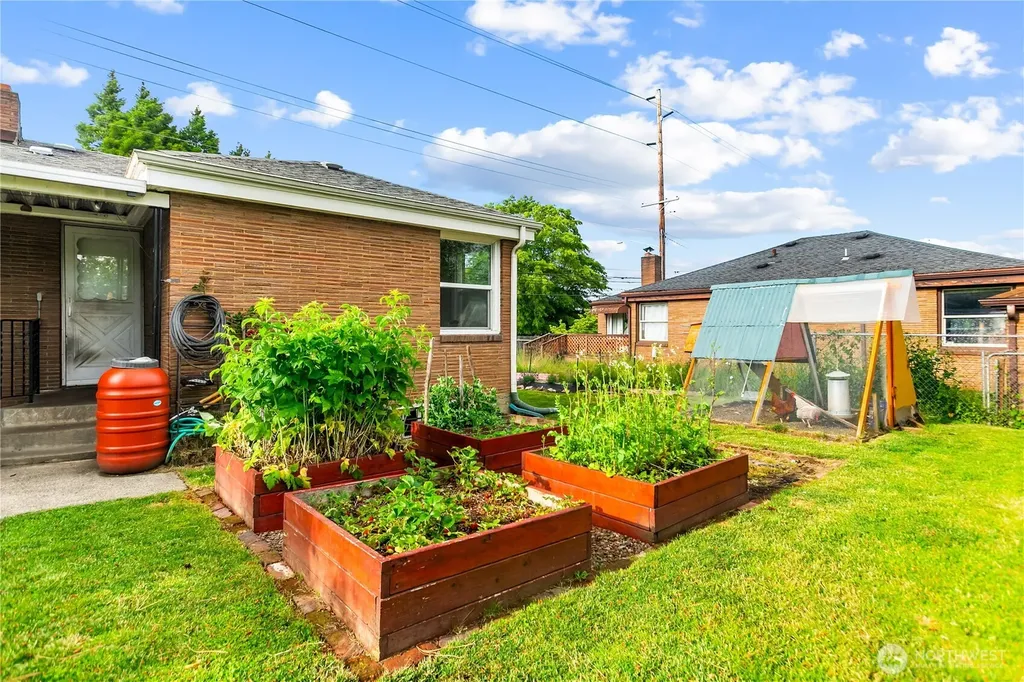 860 S 48th Tacoma WA 98408