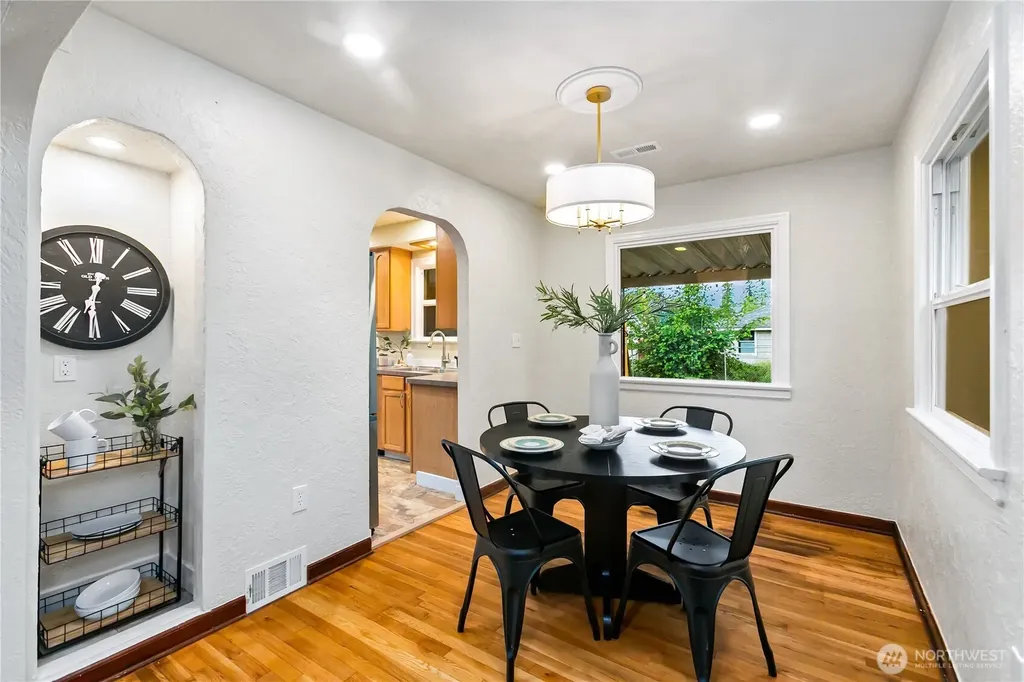 860 S 48th Tacoma WA 98408
