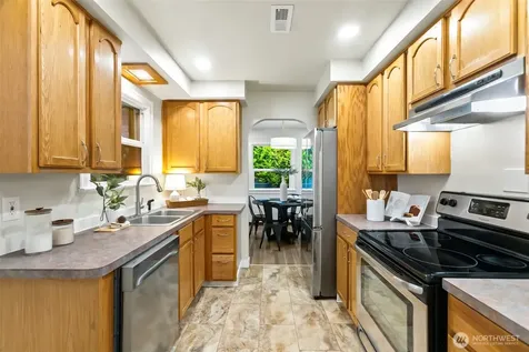 860 S 48th Tacoma WA 98408