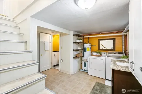 860 S 48th Tacoma WA 98408