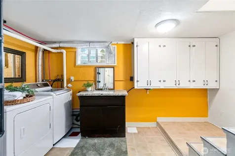 860 S 48th Tacoma WA 98408
