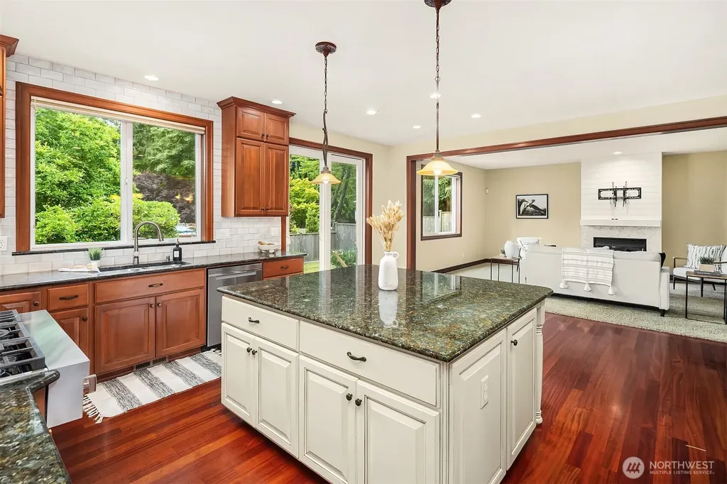 8703 191st Place SW Edmonds WA 98026