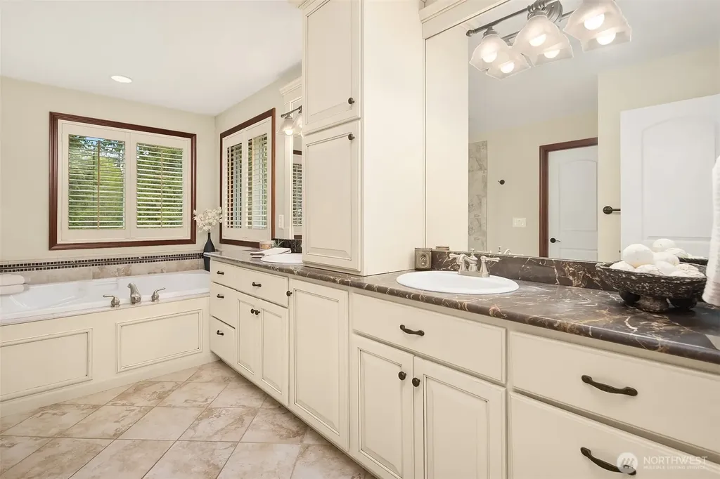 8703 191st Place SW Edmonds WA 98026