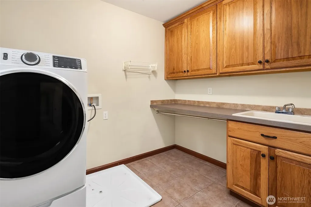 8703 191st Place SW Edmonds WA 98026