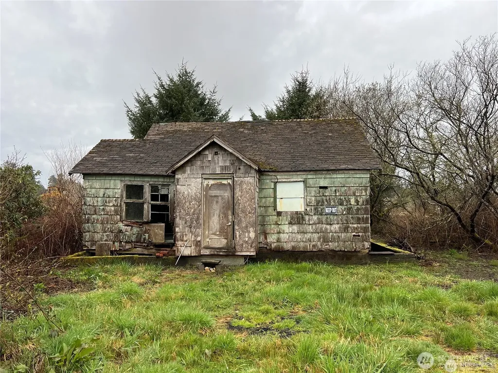 2361 Evergreen Park Road Grayland WA 98547