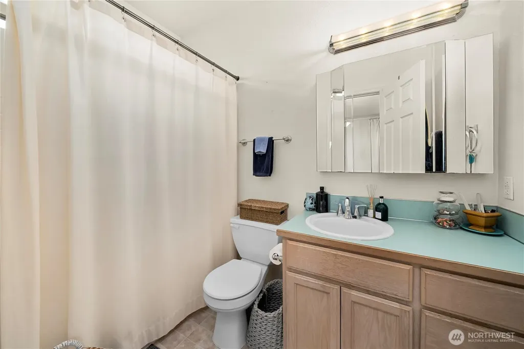 330 E Bay Drive NE Olympia WA 98506