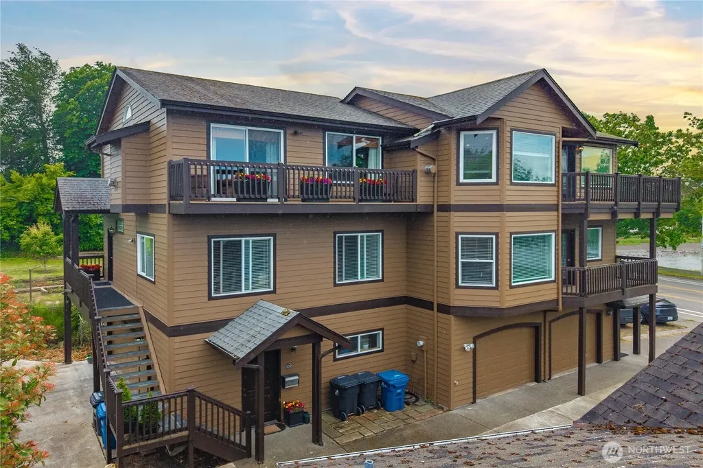 330 E Bay Drive NE Olympia WA 98506