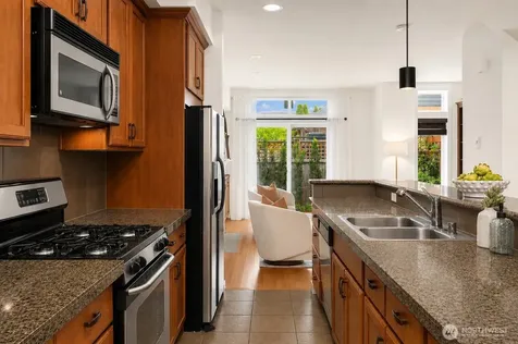 6533 25th Avenue NE Seattle WA 98115