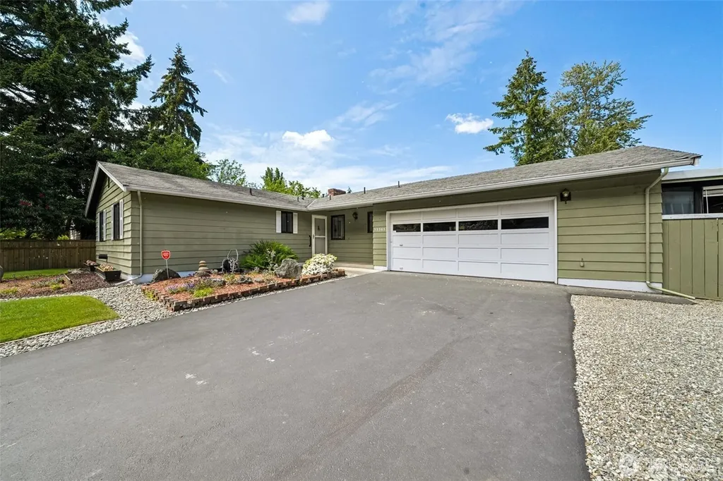 32305 10th Place S Federal Way WA 98003