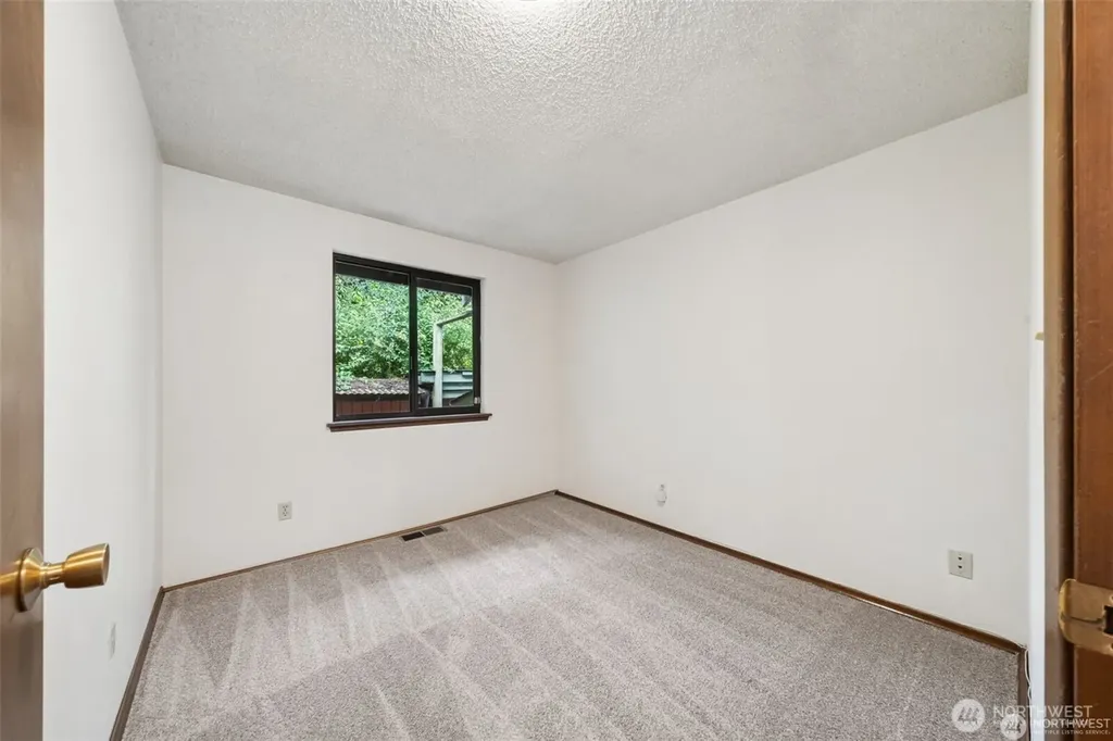 32305 10th Place S Federal Way WA 98003