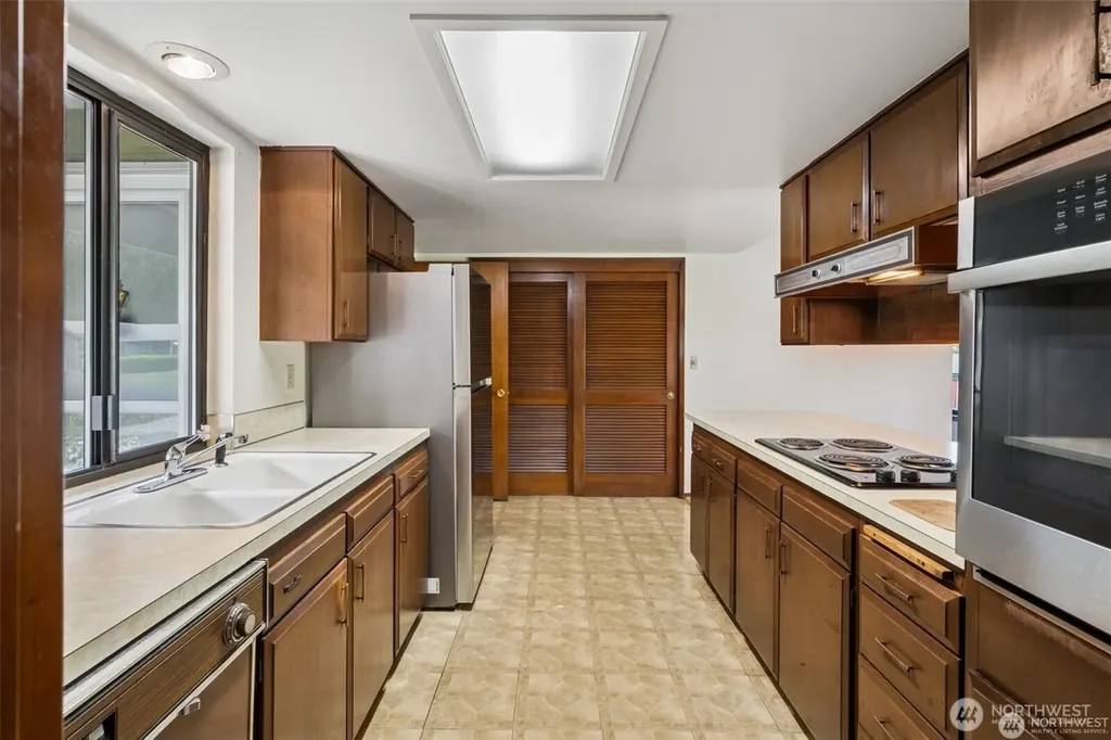 32305 10th Place S Federal Way WA 98003