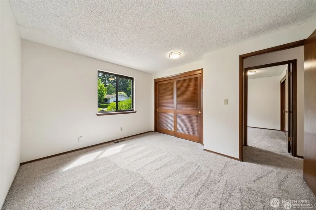 32305 10th Place S Federal Way WA 98003