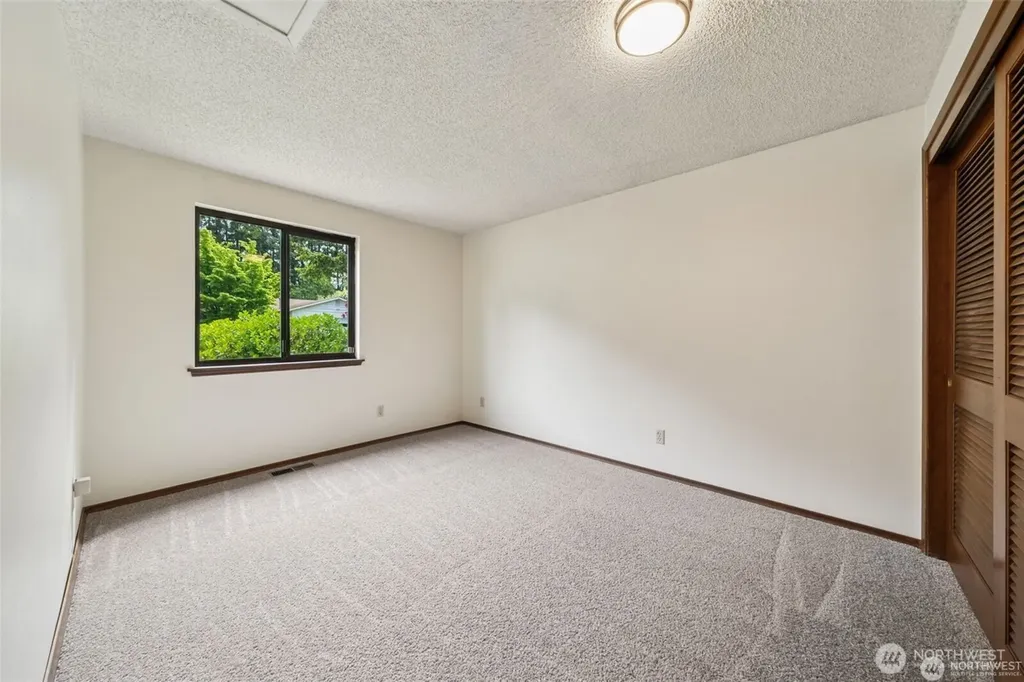 32305 10th Place S Federal Way WA 98003