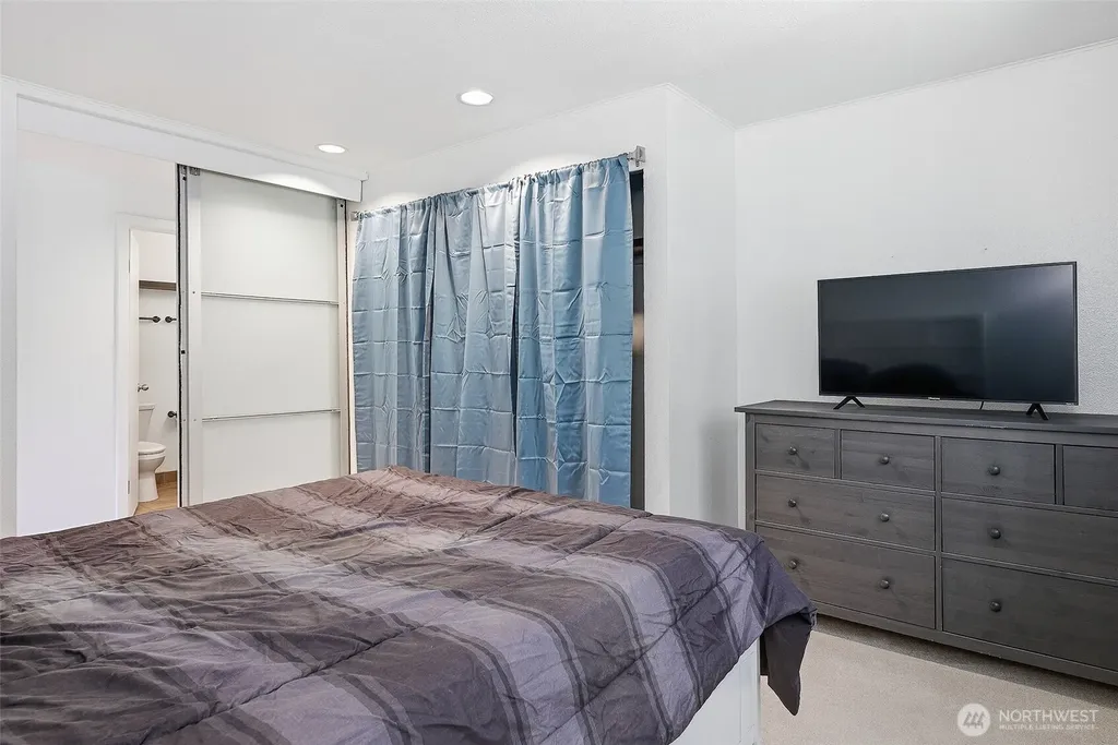 57 Etruria Street Seattle WA 98109