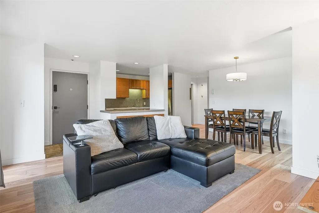 57 Etruria Street Seattle WA 98109