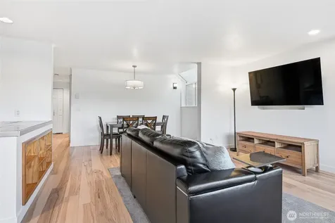 57 Etruria Street Seattle WA 98109