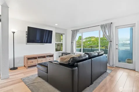 57 Etruria Street Seattle WA 98109