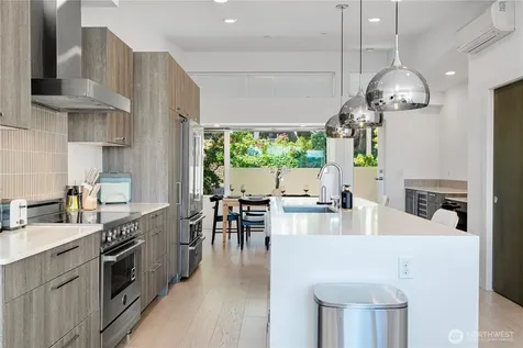 1546 Sturgus Avenue S Seattle WA 98144