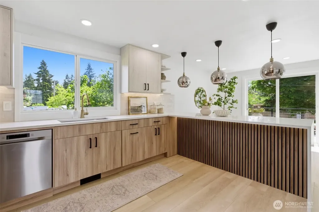 814 NE 185th Street Shoreline WA 98155