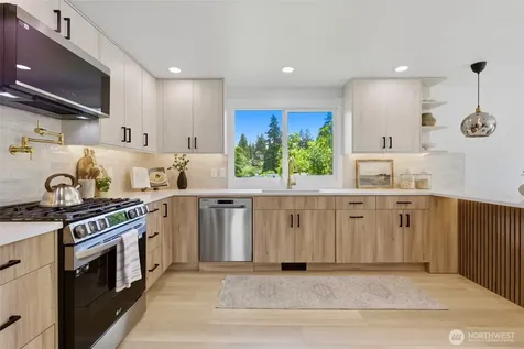 814 NE 185th Street Shoreline WA 98155