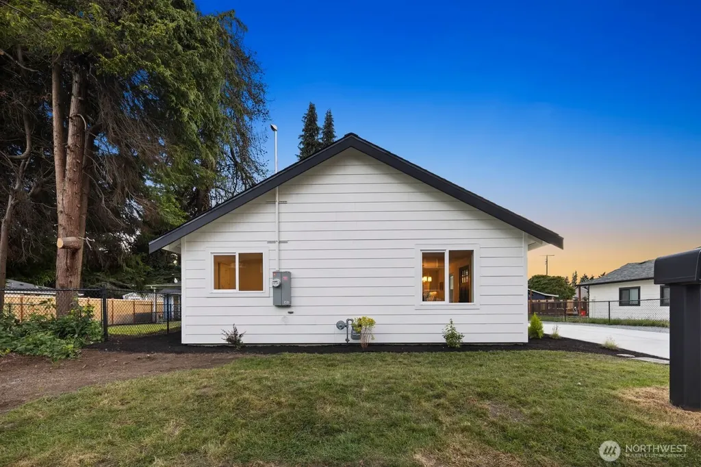 2105 D Street SE Auburn WA 98002