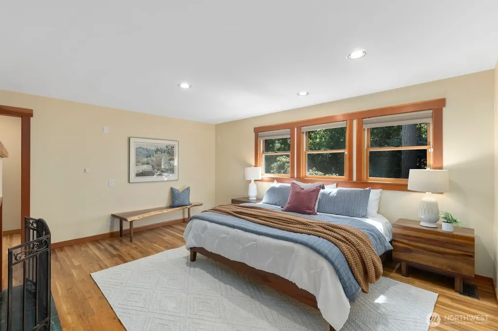 14677 Sivertson Road NE Bainbridge Island WA 98110