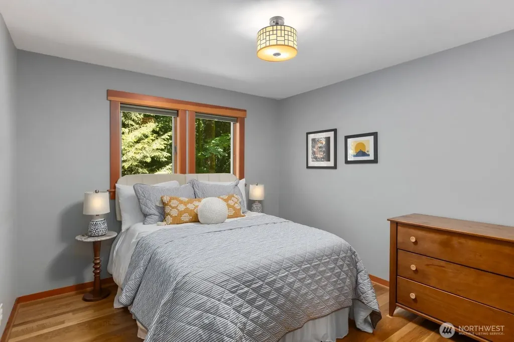 14677 Sivertson Road NE Bainbridge Island WA 98110