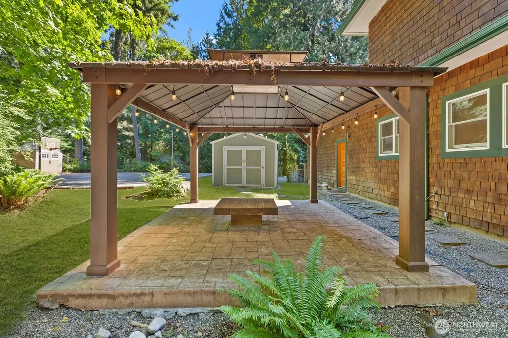 14677 Sivertson Road NE Bainbridge Island WA 98110
