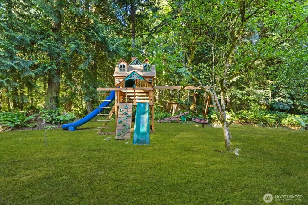 14677 Sivertson Road NE Bainbridge Island WA 98110