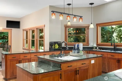 14677 Sivertson Road NE Bainbridge Island WA 98110