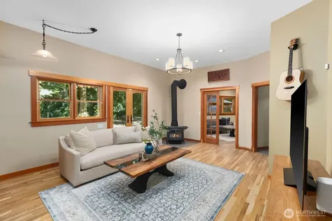 14677 Sivertson Road NE Bainbridge Island WA 98110