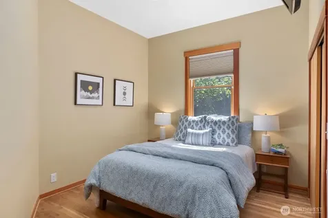 14677 Sivertson Road NE Bainbridge Island WA 98110