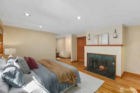 14677 Sivertson Road NE Bainbridge Island WA 98110