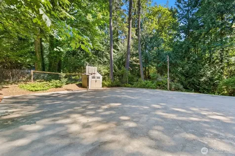 14677 Sivertson Road NE Bainbridge Island WA 98110