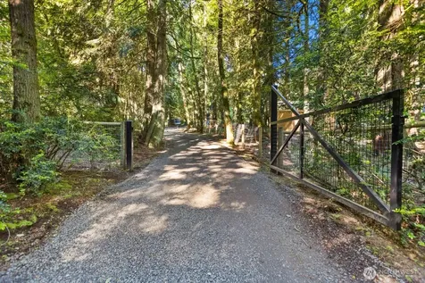 14677 Sivertson Road NE Bainbridge Island WA 98110