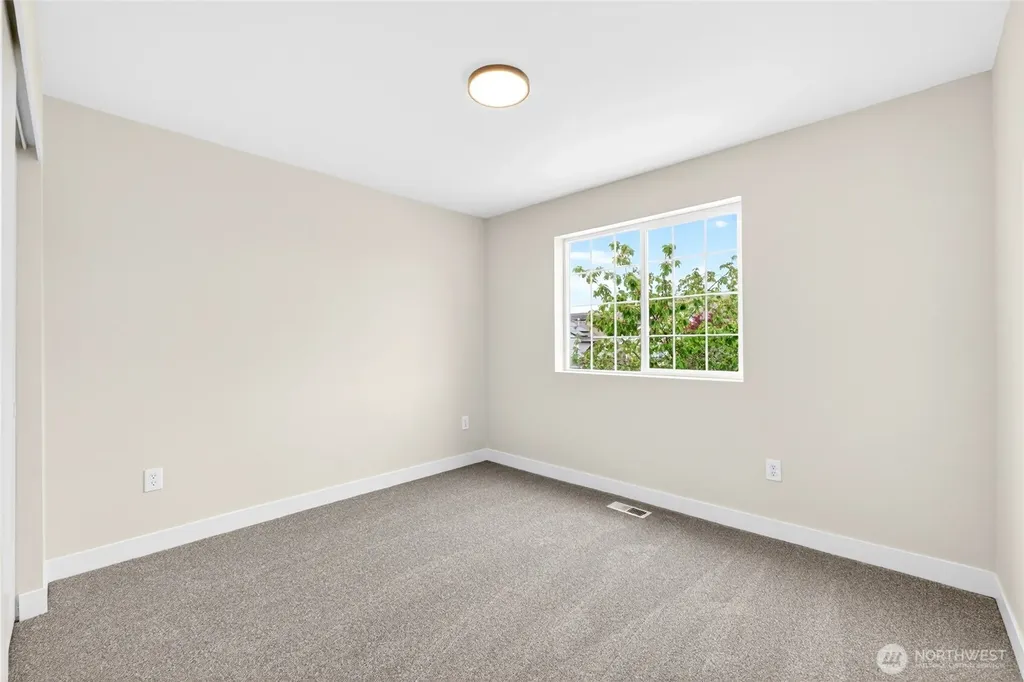 18328 113th Avenue E Puyallup WA 98374