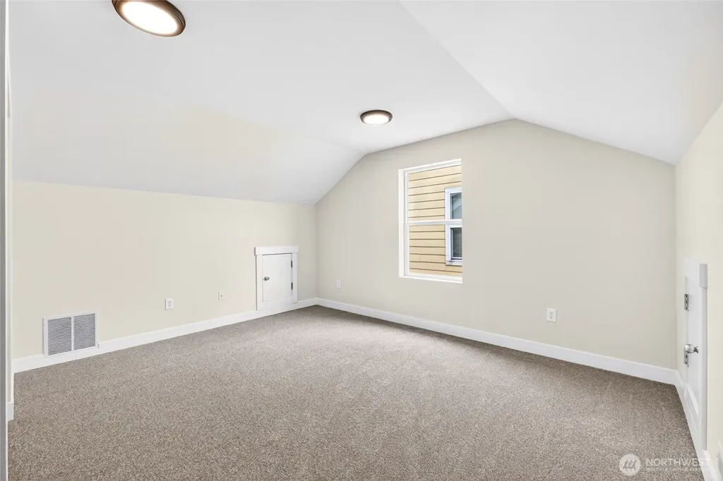 18328 113th Avenue E Puyallup WA 98374