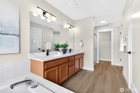18328 113th Avenue E Puyallup WA 98374