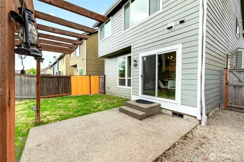 18328 113th Avenue E Puyallup WA 98374