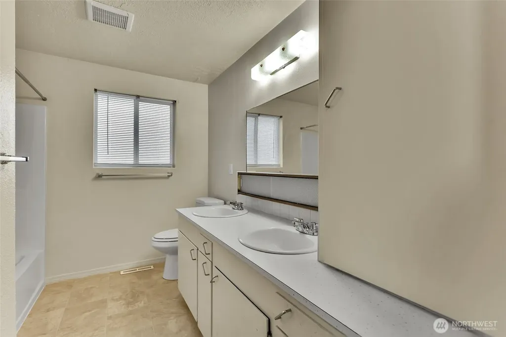 7836 3rd Avenue SE Olympia WA 98503