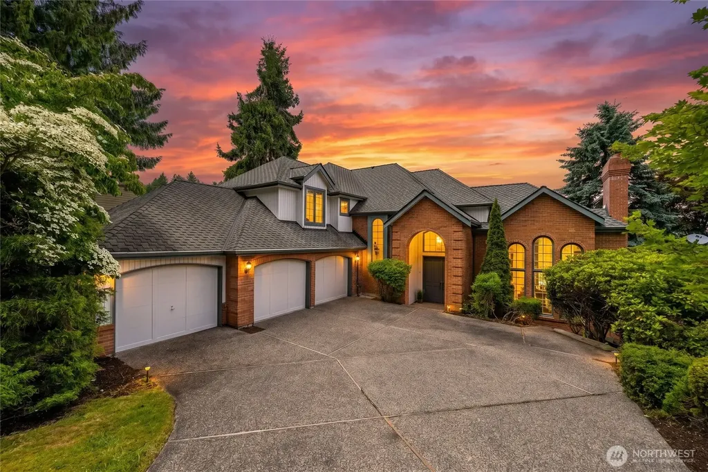 8762 Paisley Drive NE Seattle WA 98115