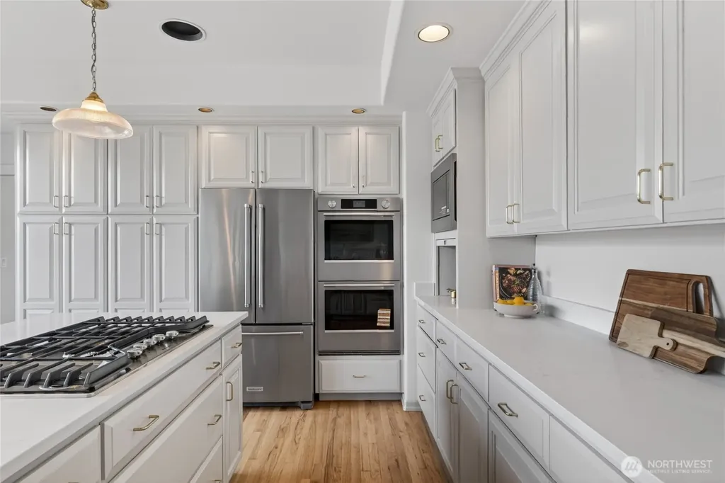 8762 Paisley Drive NE Seattle WA 98115