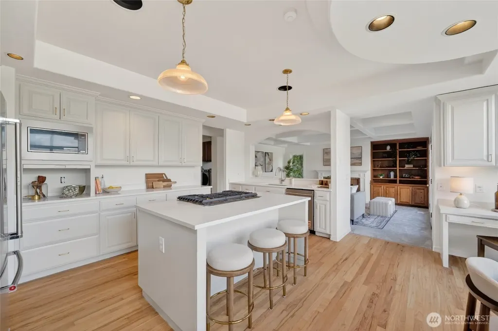 8762 Paisley Drive NE Seattle WA 98115