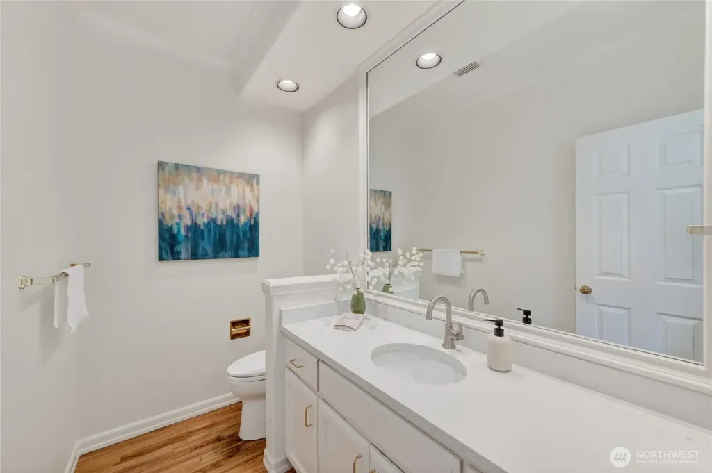 8762 Paisley Drive NE Seattle WA 98115