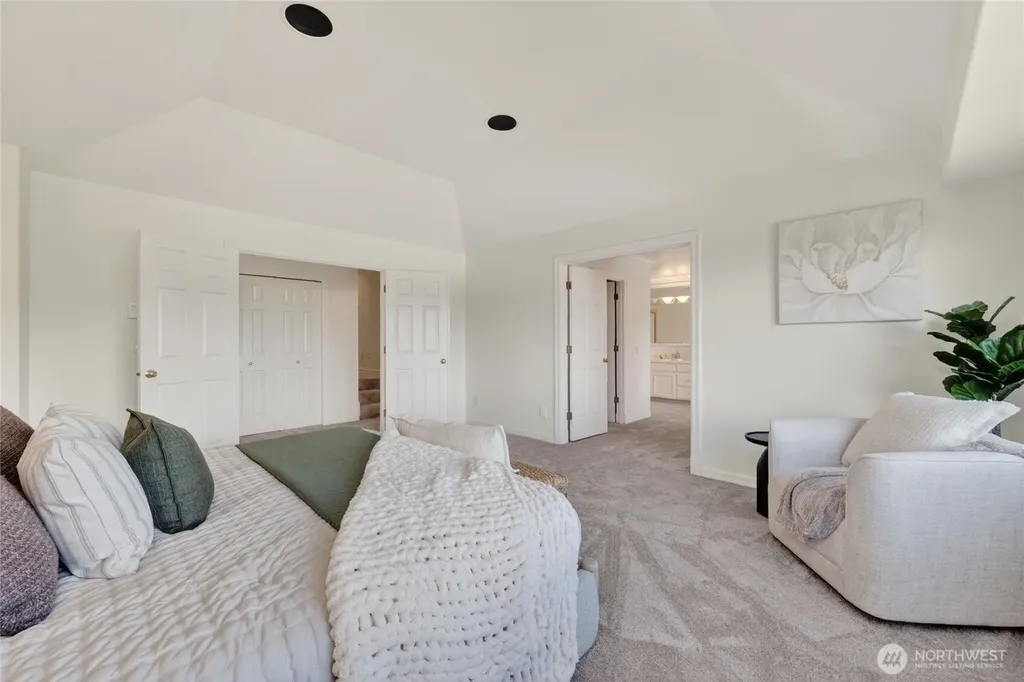 8762 Paisley Drive NE Seattle WA 98115