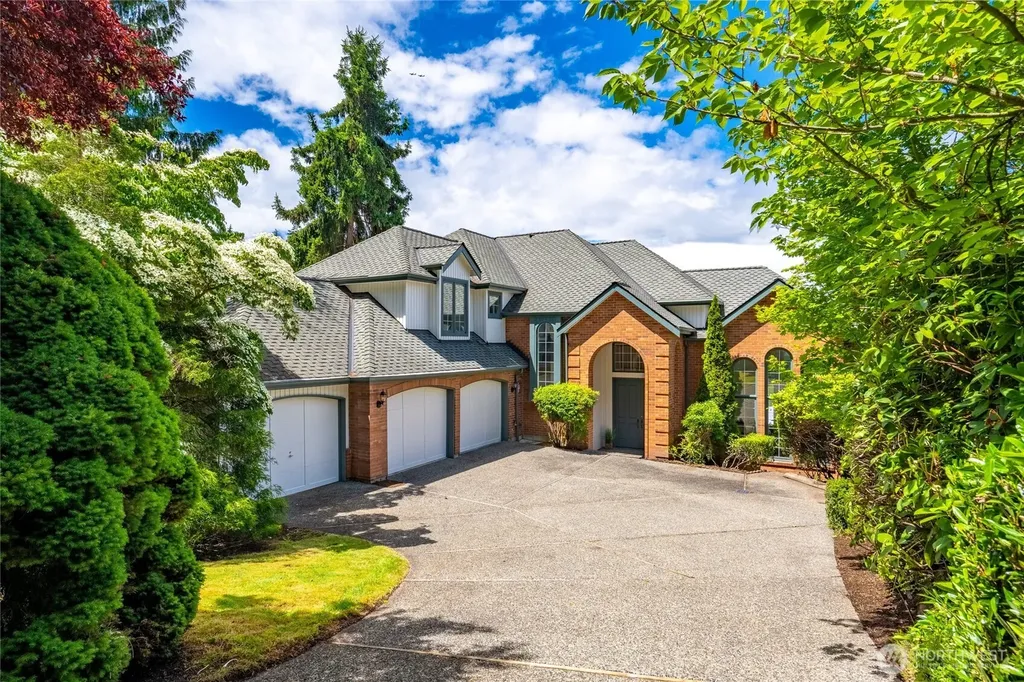 8762 Paisley Drive NE Seattle WA 98115