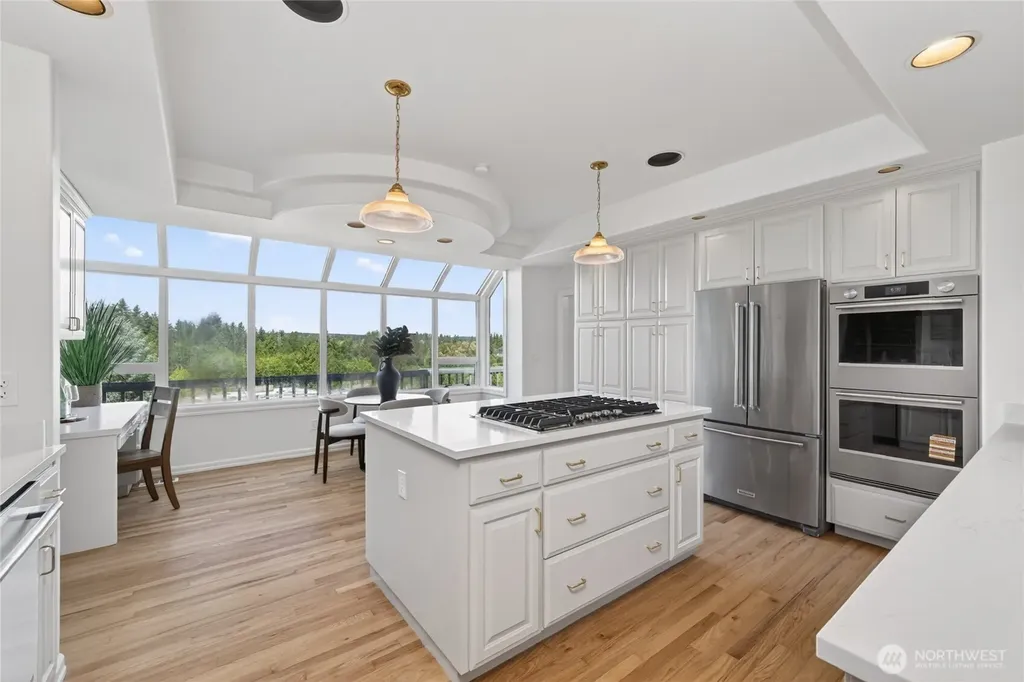 8762 Paisley Drive NE Seattle WA 98115