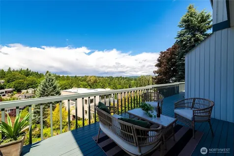 8762 Paisley Drive NE Seattle WA 98115